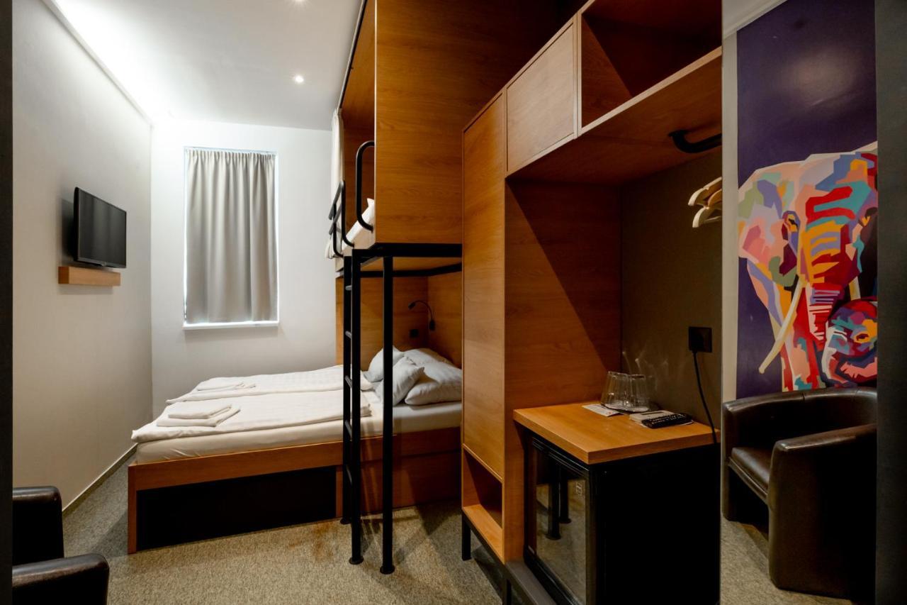 Garda Hotel Szombathely Esterno foto