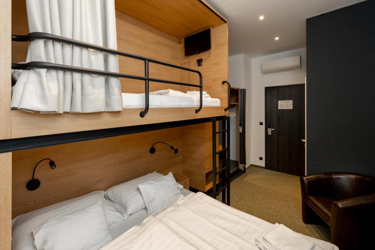 Garda Hotel Szombathely Esterno foto