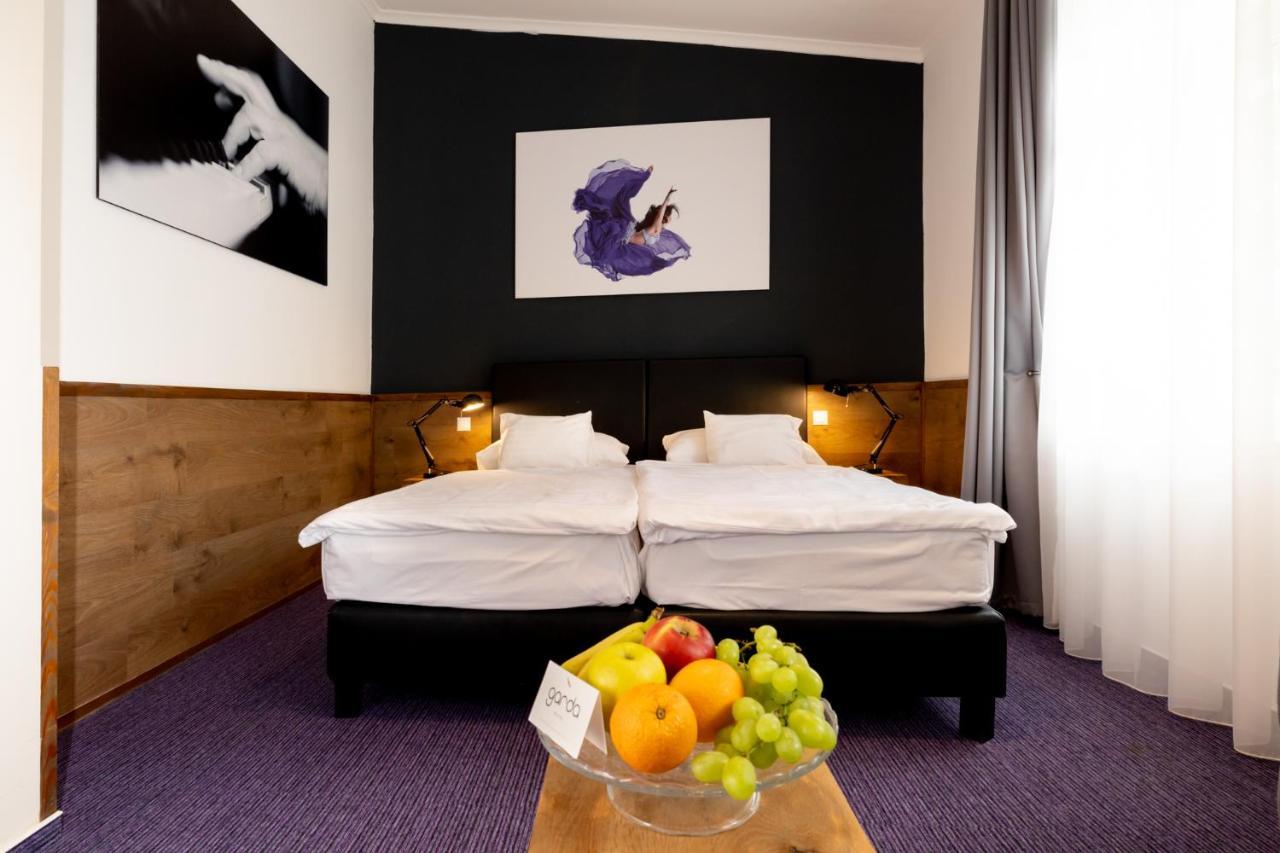 Garda Hotel Szombathely Esterno foto