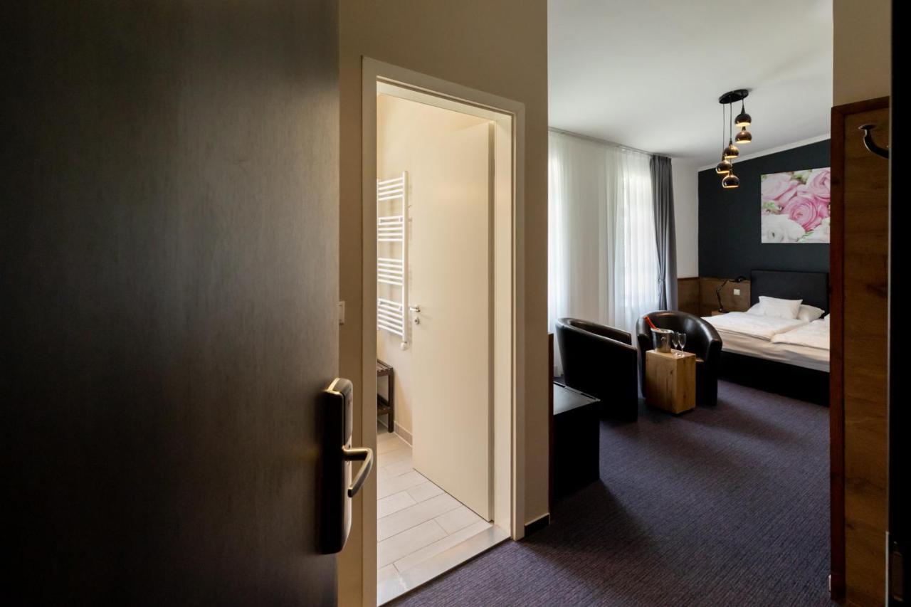 Garda Hotel Szombathely Esterno foto