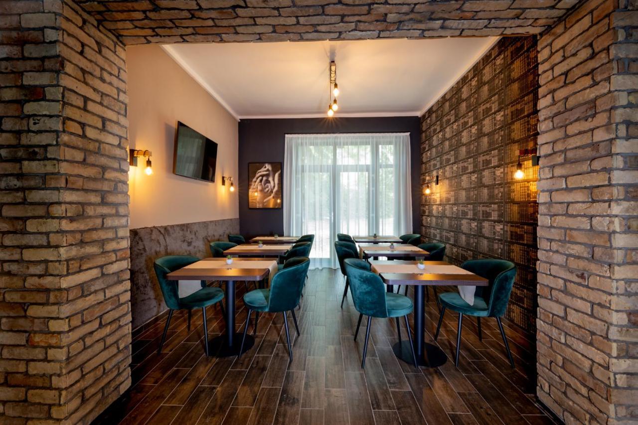 Garda Hotel Szombathely Esterno foto