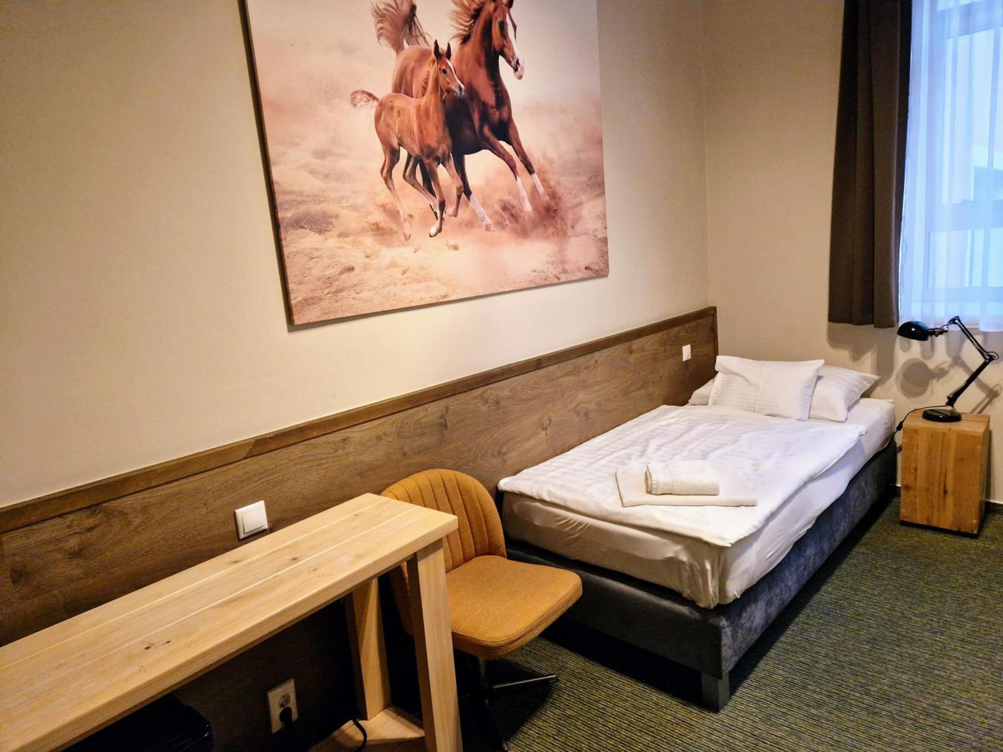 Garda Hotel Szombathely Esterno foto