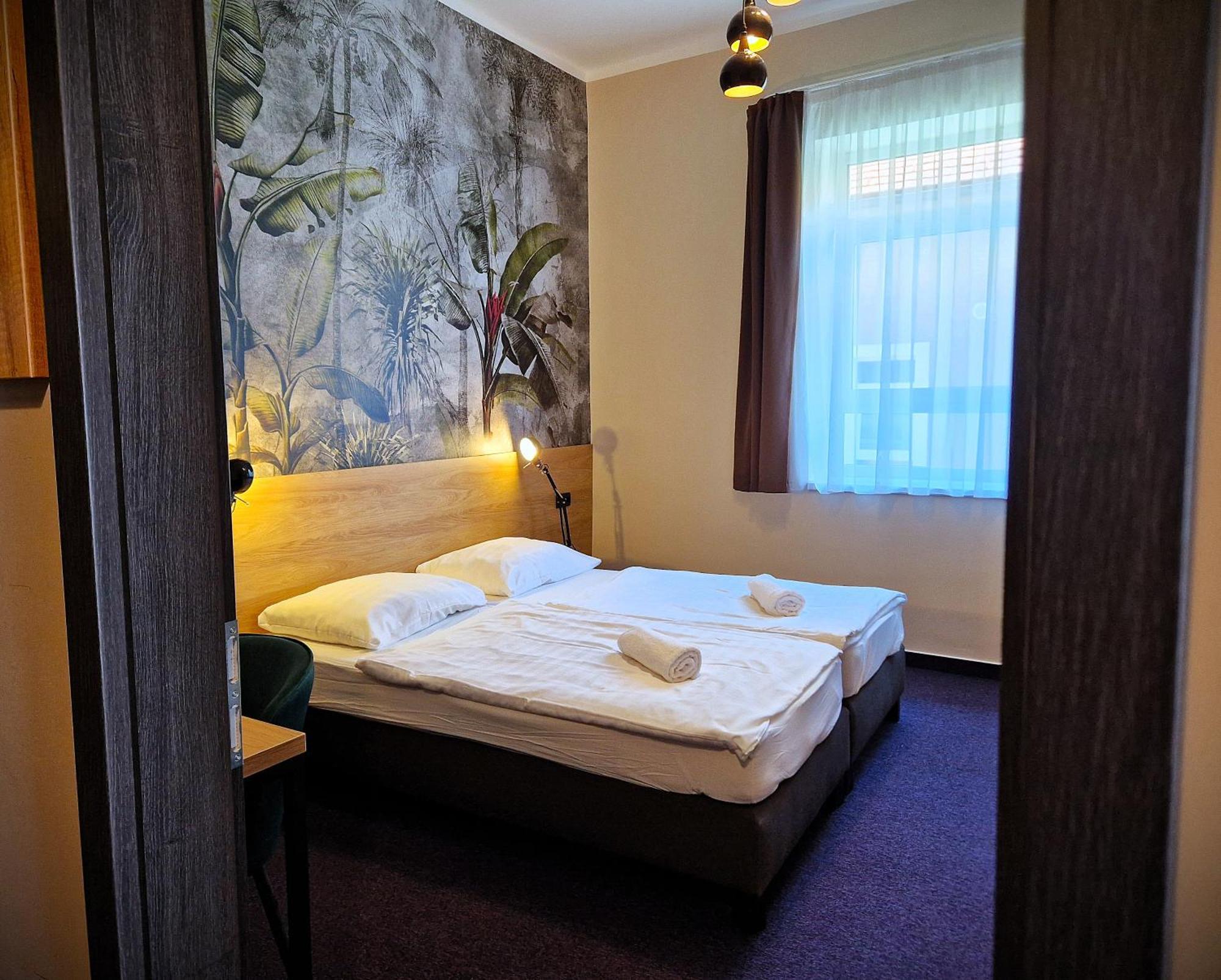 Garda Hotel Szombathely Esterno foto