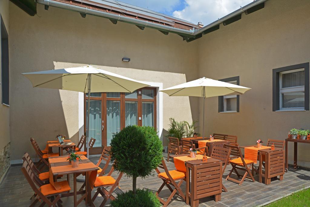 Garda Hotel Szombathely Esterno foto